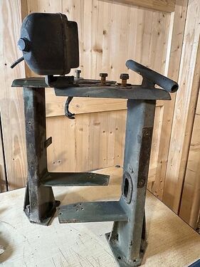 Mercedes Lampenträger Halter Scheinwerfer U1000-U2400 424 2