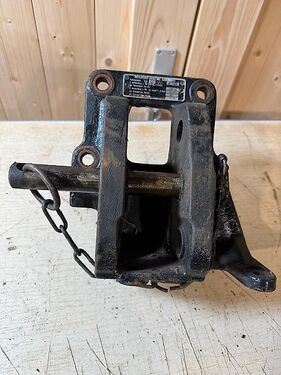 Mercedes Träger Zugmaul Halterung Oberlenkerhalter 424 42