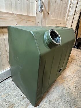 Neuer Original Mercedes Unimog U1300L Tank 435 4 2