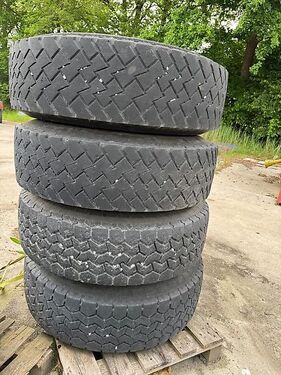 Sonstige Reifen mit Felgen, Semperito 335/80 R20 MPT, M28