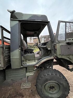 Mercedes U1300L Kabine Pritsche Ersatzteile Rahmen Achse  2