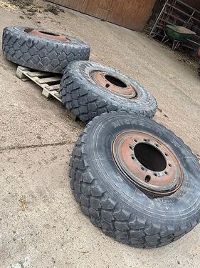 Sonstige Räder Unimog 437 Michelin XZL Reifen 365/85 R20,