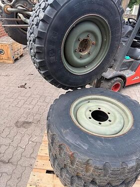 Räder 12.5r20 335/80R20 Conti Pirelli 2
