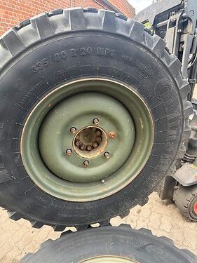 Räder 12.5r20 335/80R20 Conti Pirelli 3