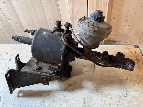 Bremskraftverstärker Hauptbremszylinder Unimog U 2