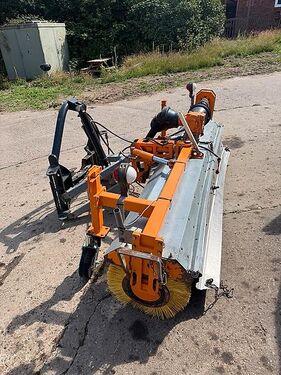 Sonstige Kehrbesen Zapfwelle hydraulisch schwenken Unimog