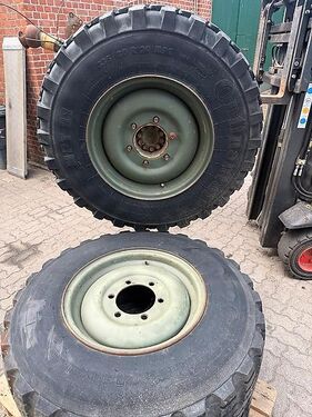 Sonstige Räder 12.5r20 335/80R20 Conti Pirelli
