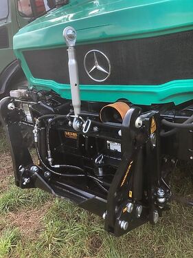 Mercedes Frontkraftheber Hydraulik Lesnik PU26 Anbau-Plat 2