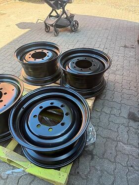 Sonstige Felgen 13x24 Unimog U1600 8-Loch 445/70R24