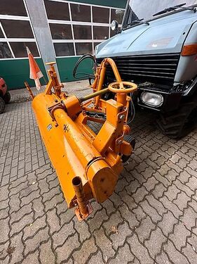 Sonstige Kehrbesen Unimog Kommunalplatte Zapfwelle