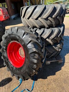 Reifen Räder Michelin 425/75R20 Felge 13x20 Südr 2