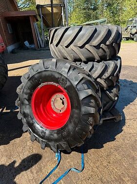 Reifen Räder Michelin 425/75R20 Felge 13x20 Südr 3