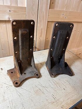 Mercedes Rahmen Halter Flansch Hecktraverse 425 437 A4253