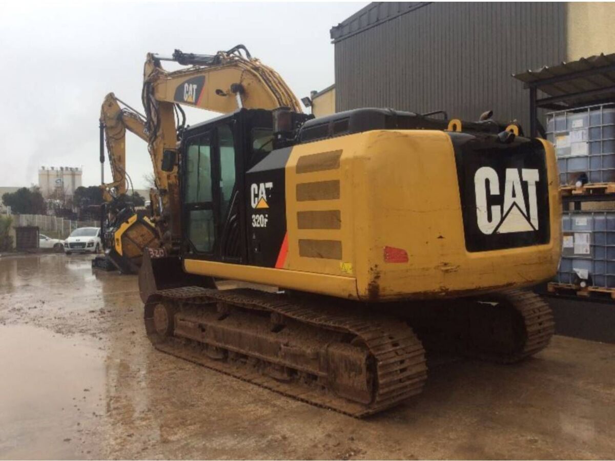 CAT 320F 2
