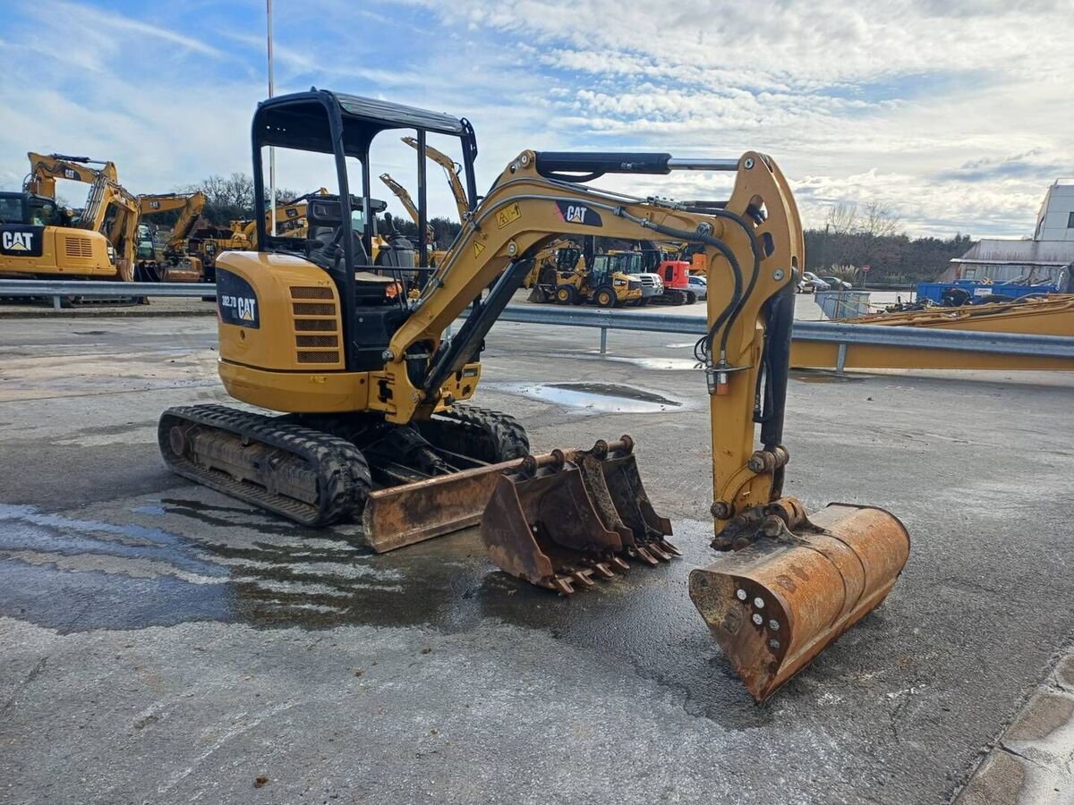 CAT 302.7D CR 2