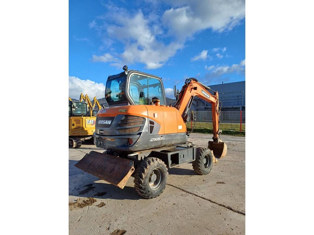 Doosan DX57W-7 3