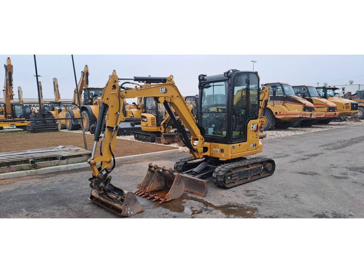 CAT 302.7 2