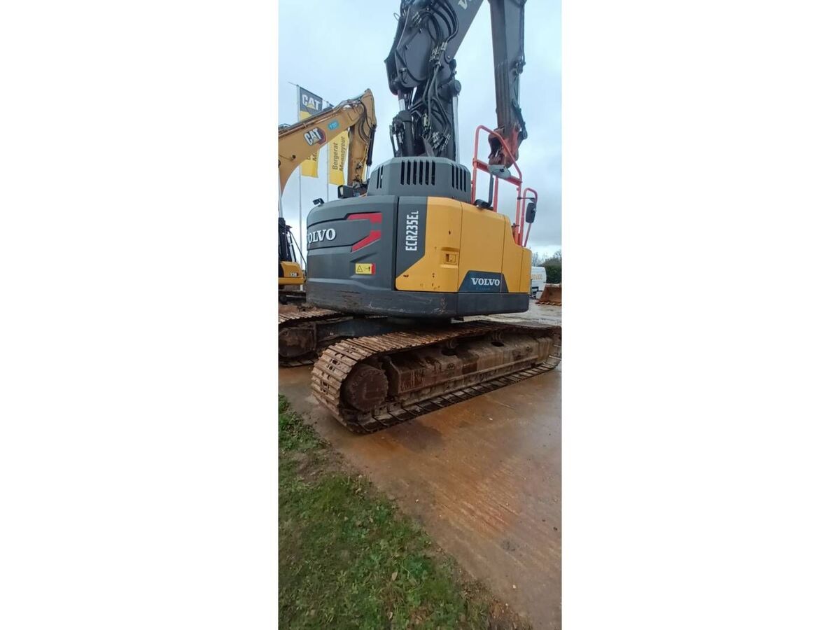 Volvo ECR235 3