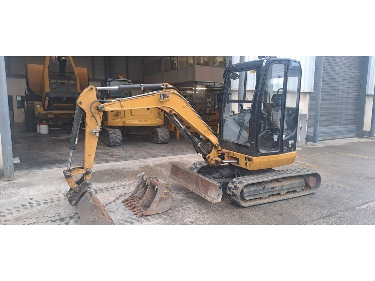 CAT 302.7D CR 2