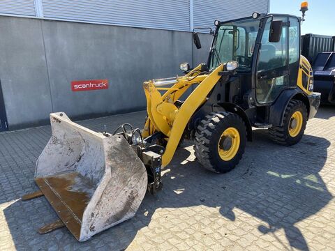 Komatsu WA70M-8EO
