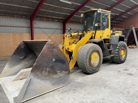 Komatsu WA270-3