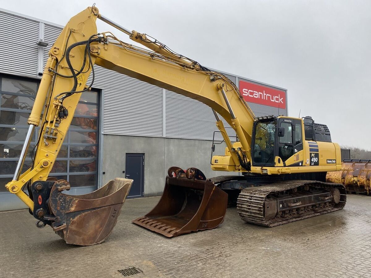 Komatsu PC490LC-11 1