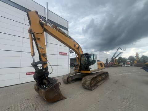 Liebherr 916