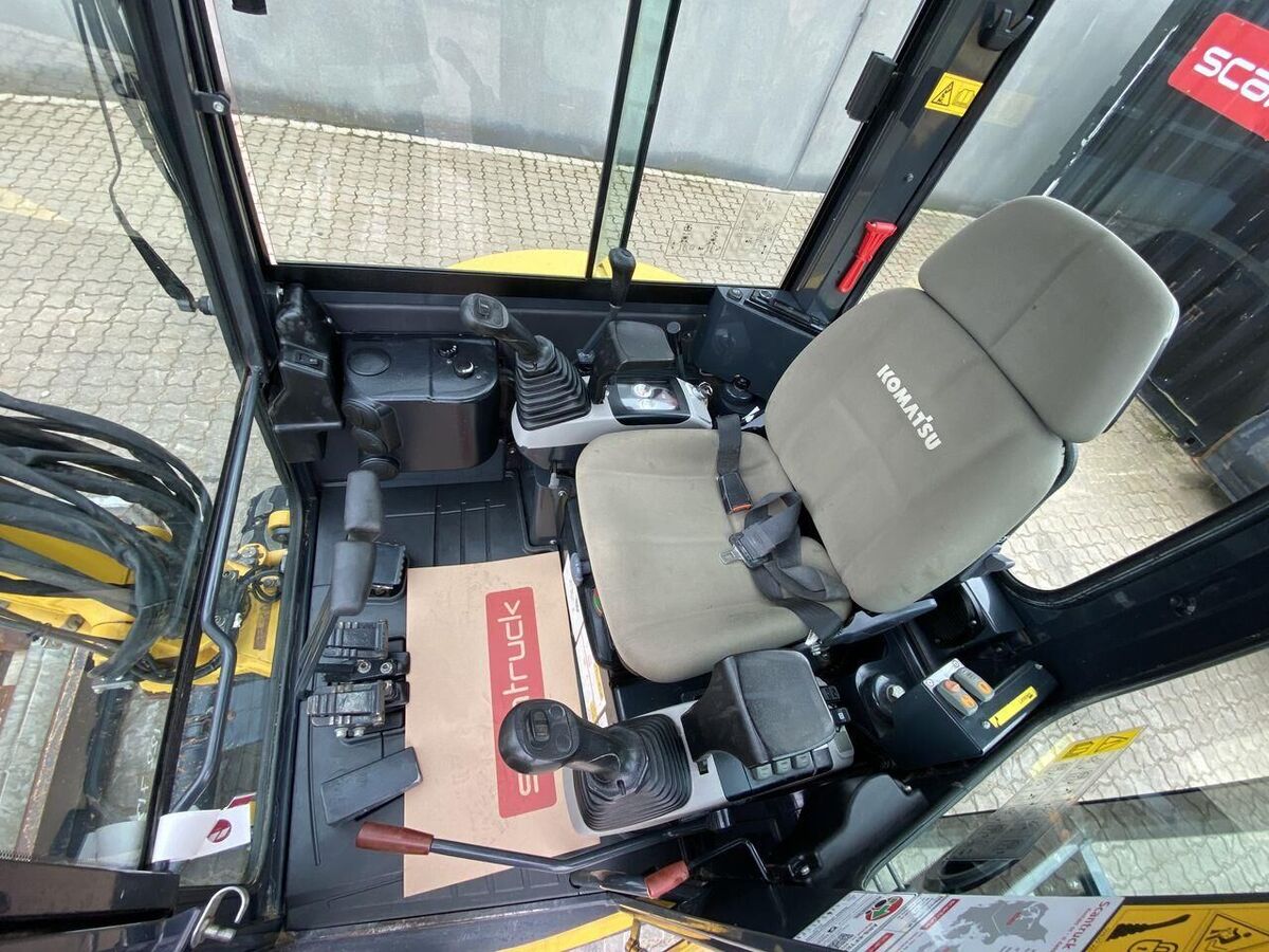 Komatsu PC26MR-3 3