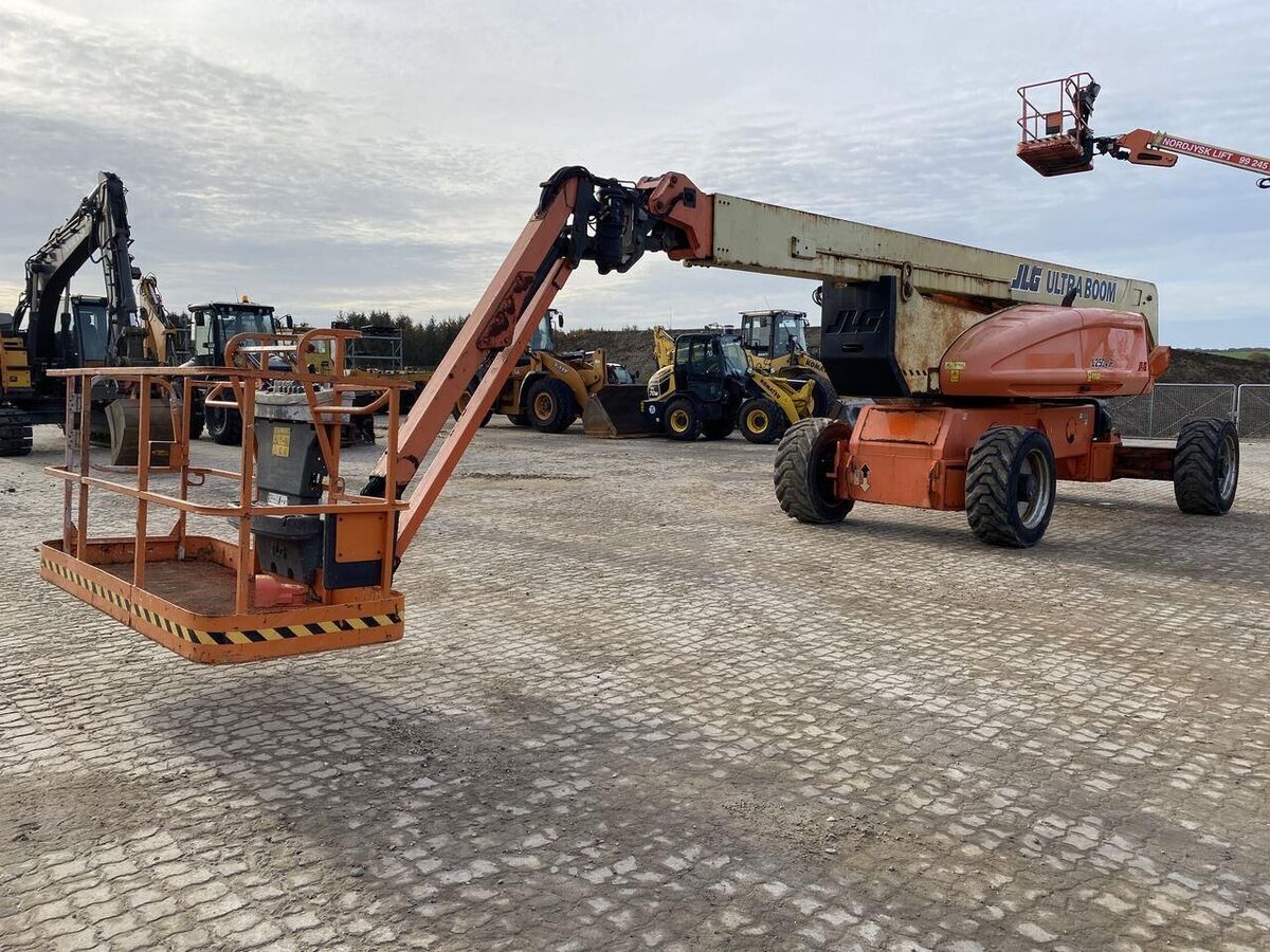 JLG 1250AJP 1