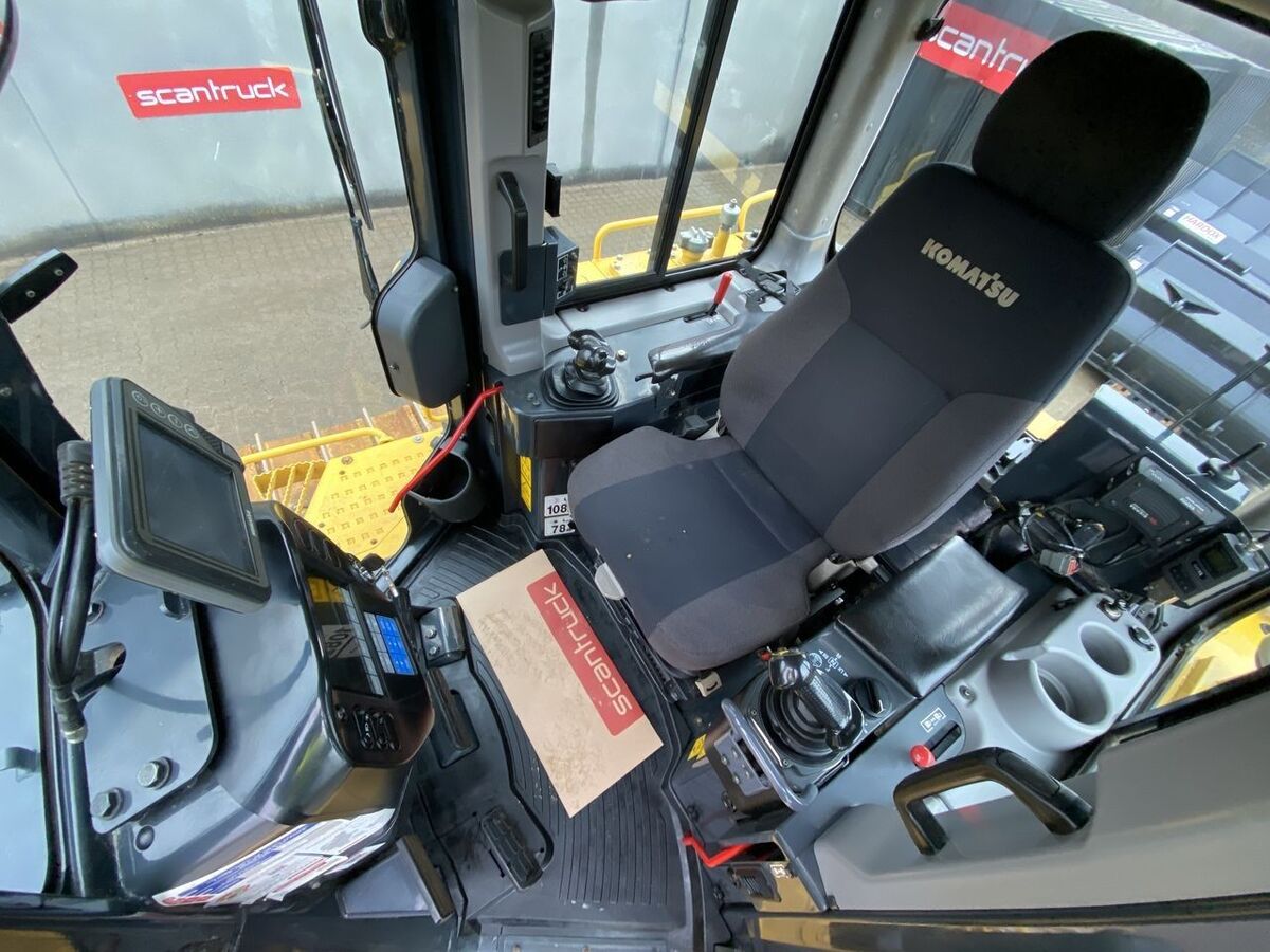 Komatsu D65PXI-18EO 3