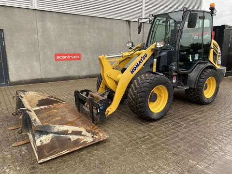 Komatsu WA70M-8EO