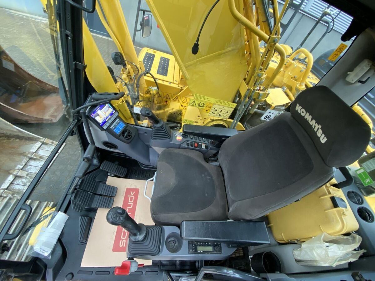 Komatsu HB365LC-3EO 3