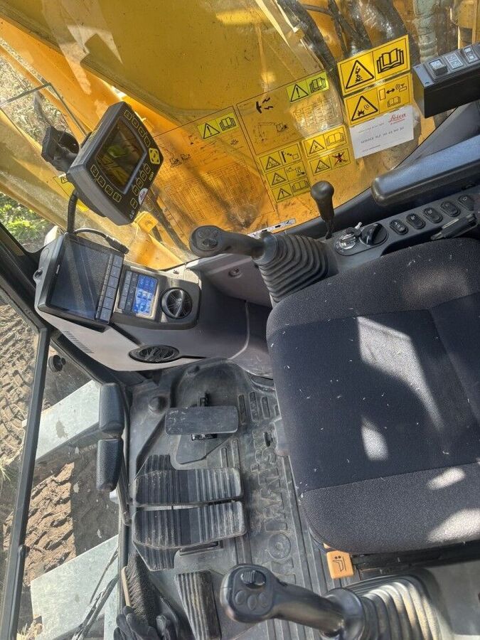 Komatsu PC138US-11 3