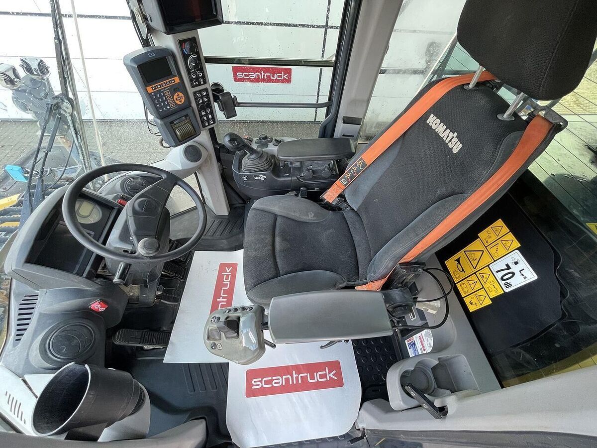 Komatsu WA475-10EO 3