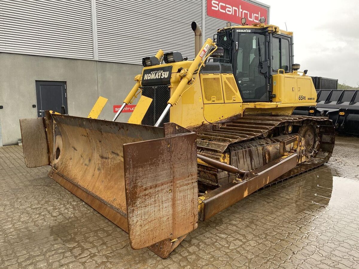 Komatsu D65PX-18 1