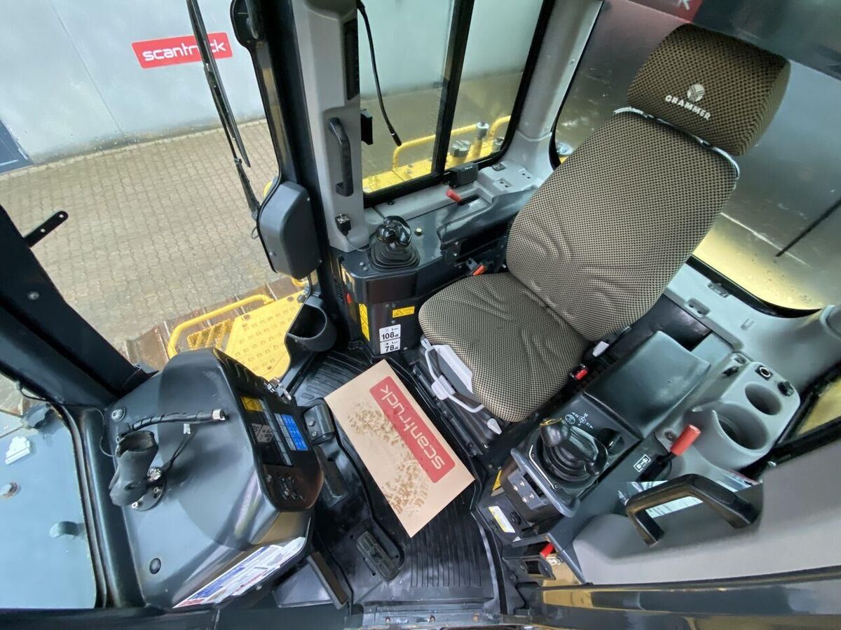 Komatsu D65PX-18 3