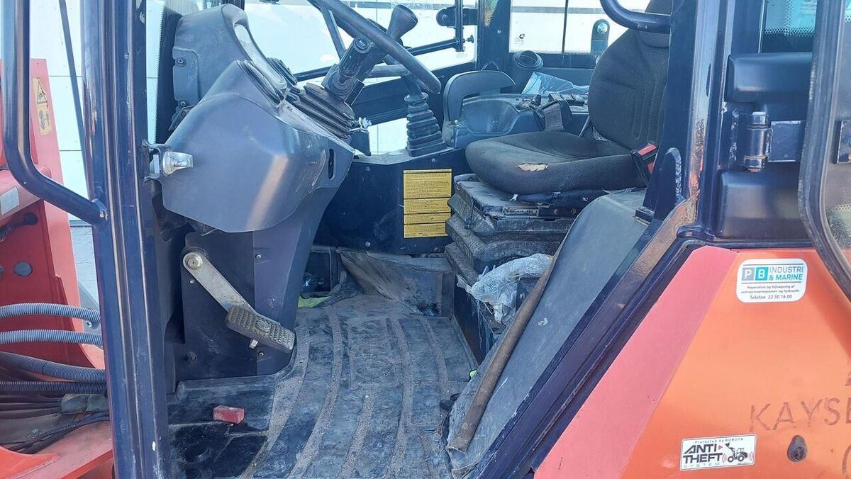 Kubota R085 3