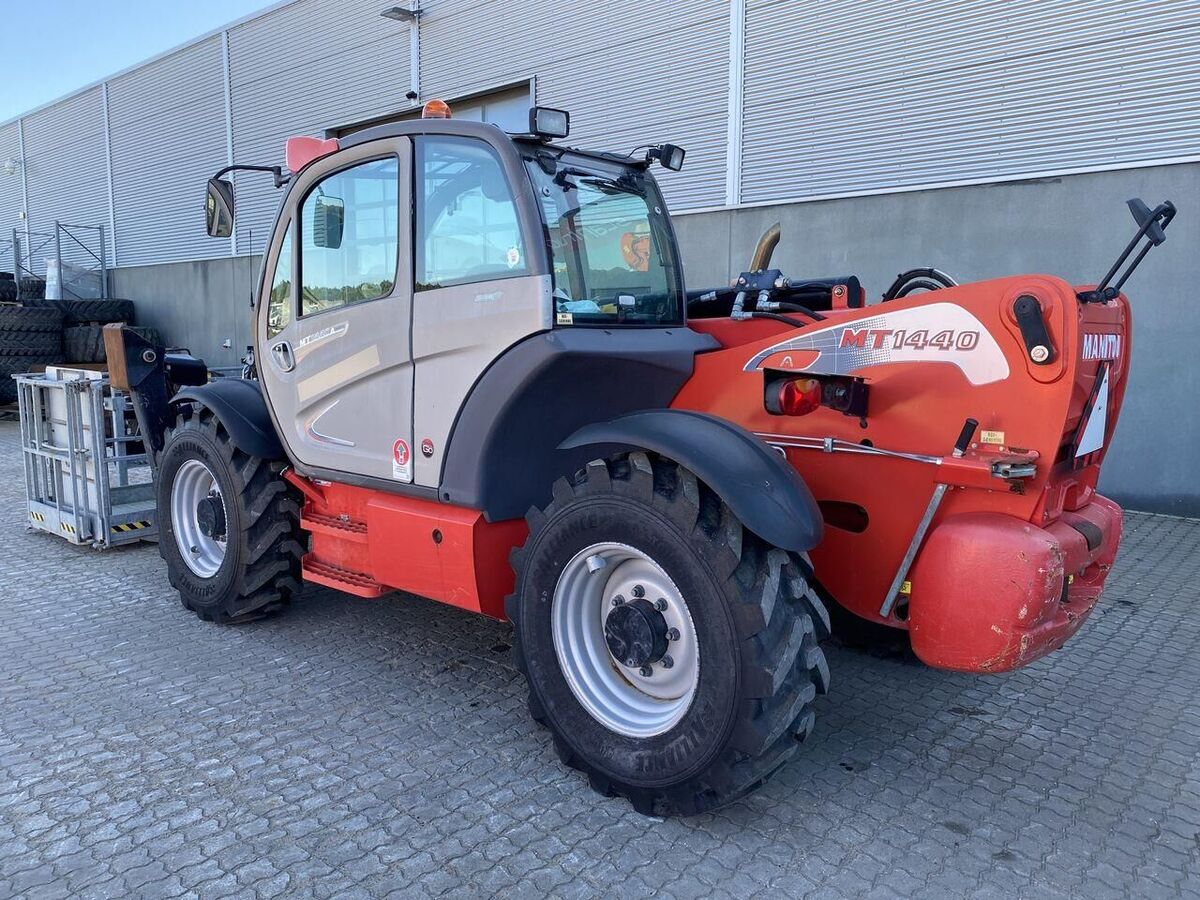 Manitou MT1440A ST3B 2