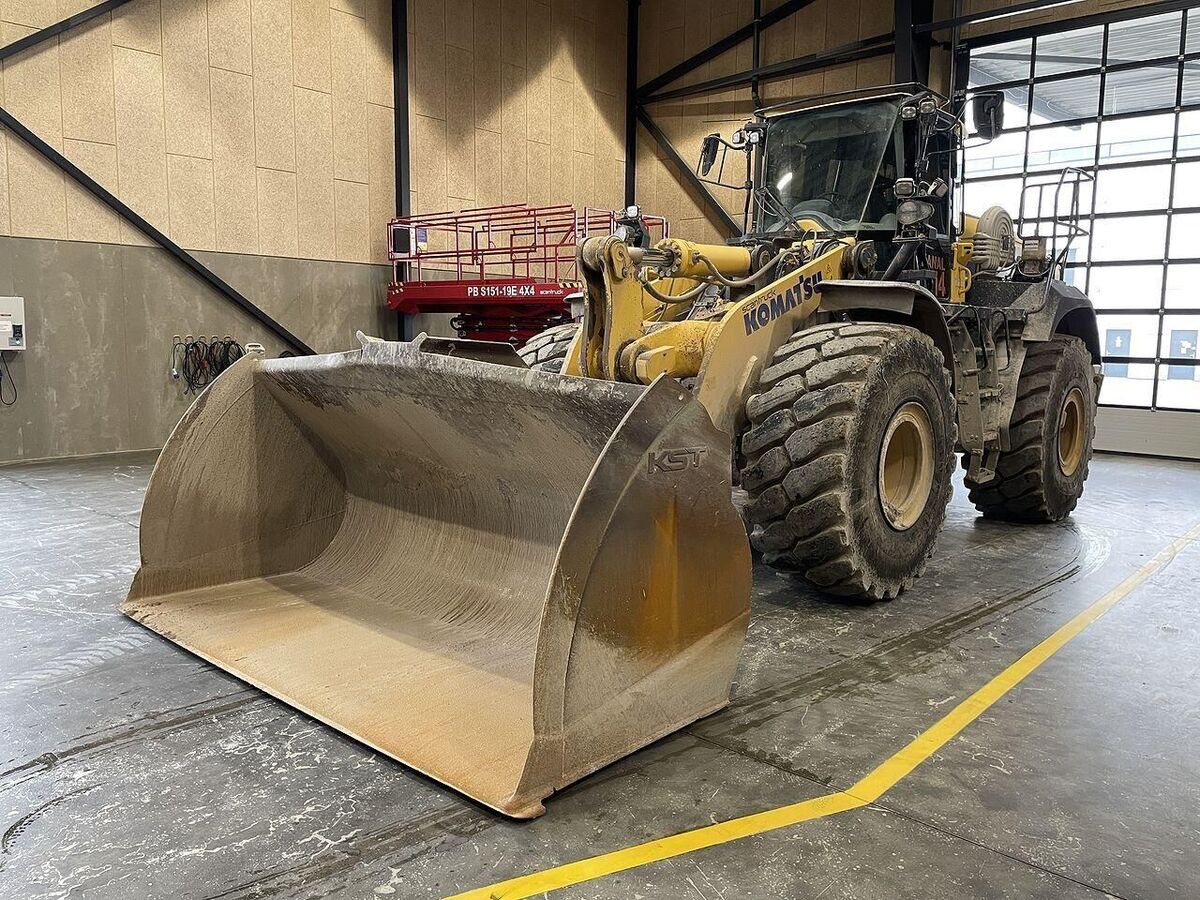 Komatsu WA475-10EO 1