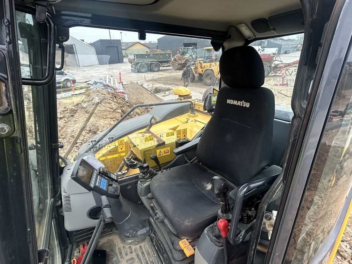 Komatsu PC88MR-11EO 3