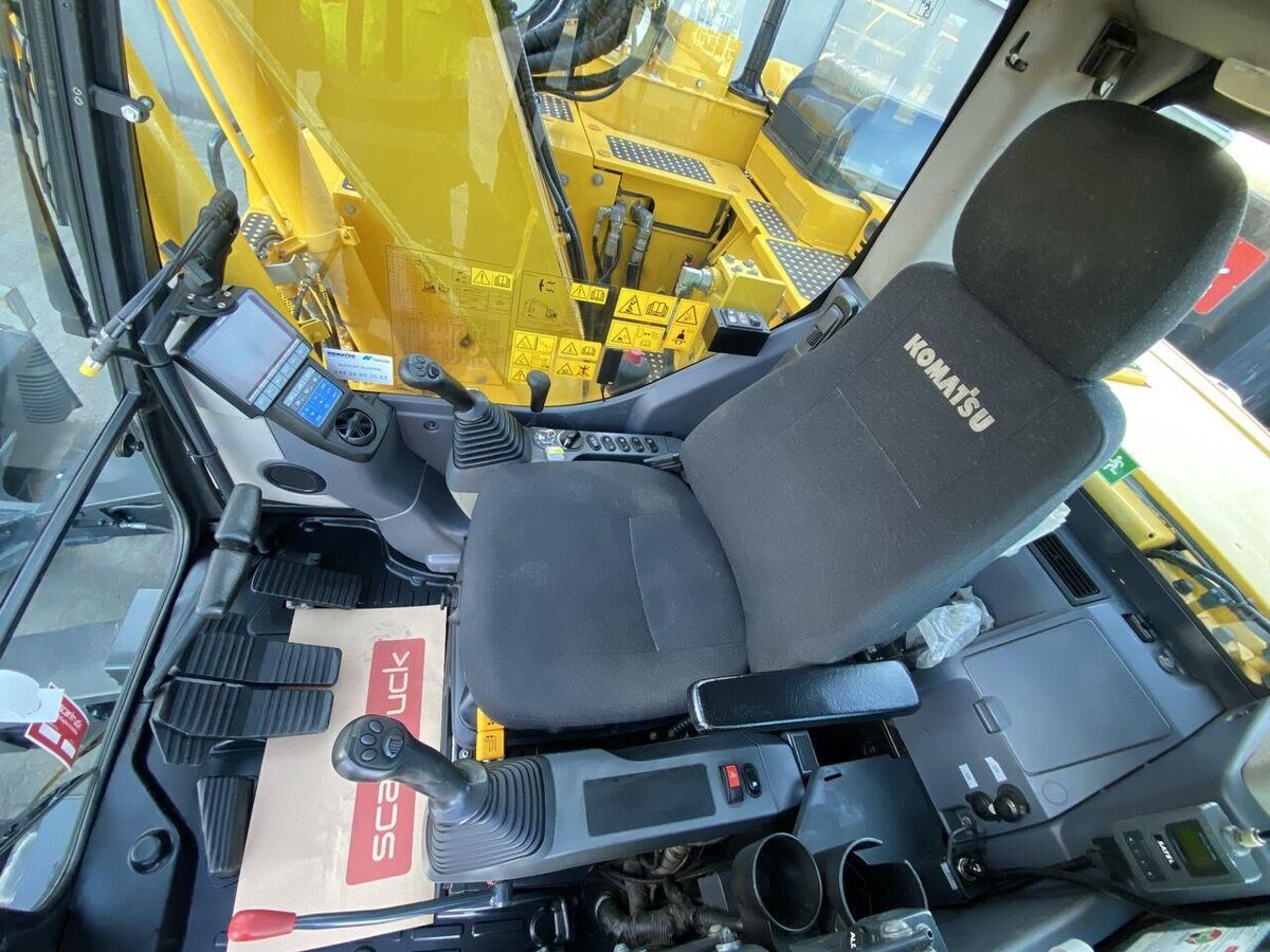 Komatsu PC138US-11 3