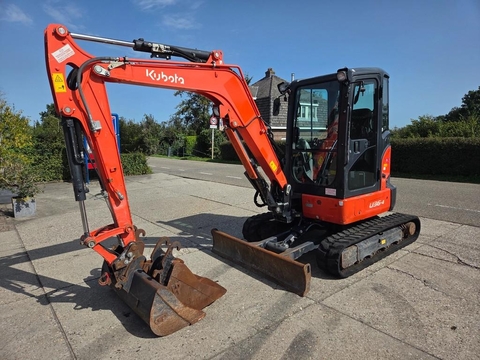 Kubota U36-4 met 4917 uur en slangbreuk
