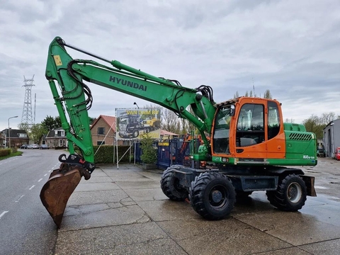 Hyundai Robex 160W-9A with 6-cylinder Cummins