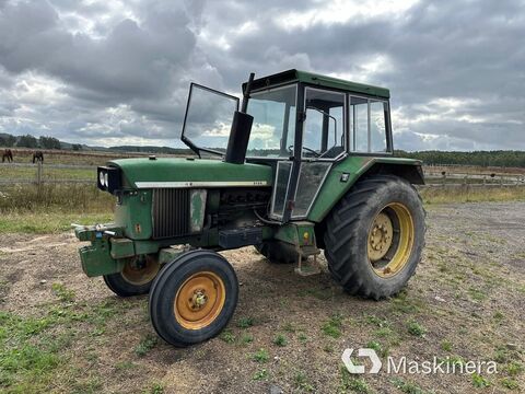 John Deere 3130