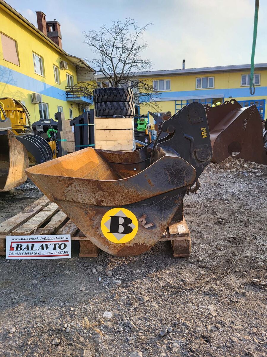 Slope bucket 1500 mm Verachtert CW10 for 5-8 ton 2