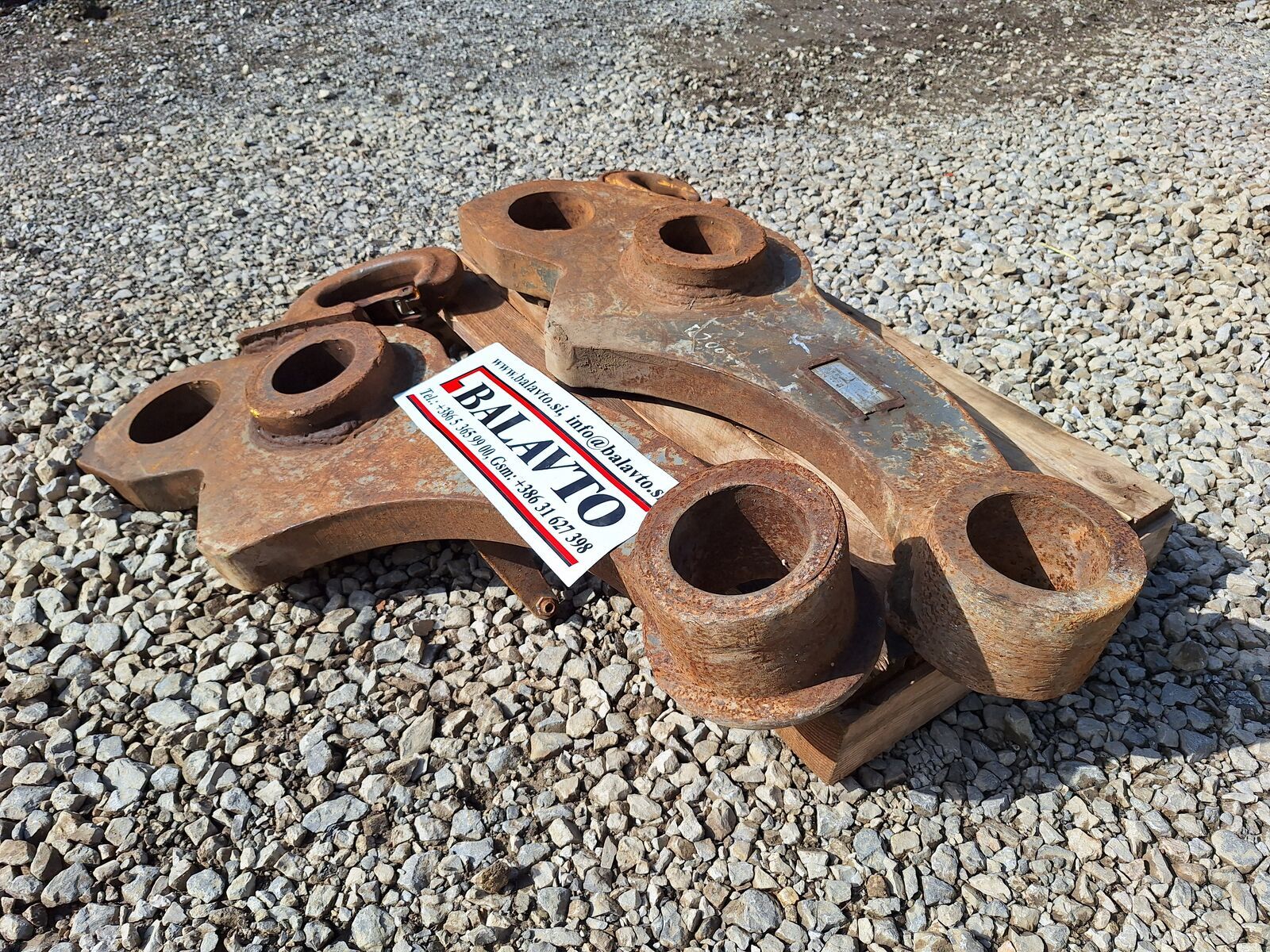 105HD 2