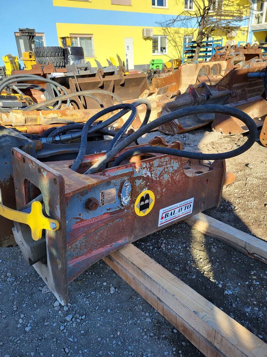 D&A 200V for 18-24 ton excavators 3