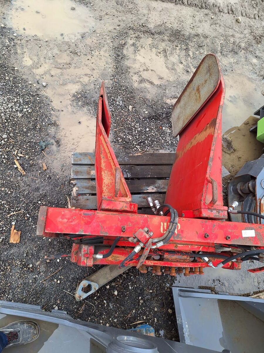 Hay bale grab 1
