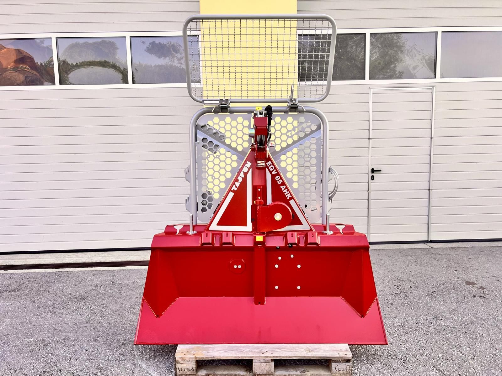 Tajfun EGV 65 AHK SG 1800 FUNK Seilwinde 2