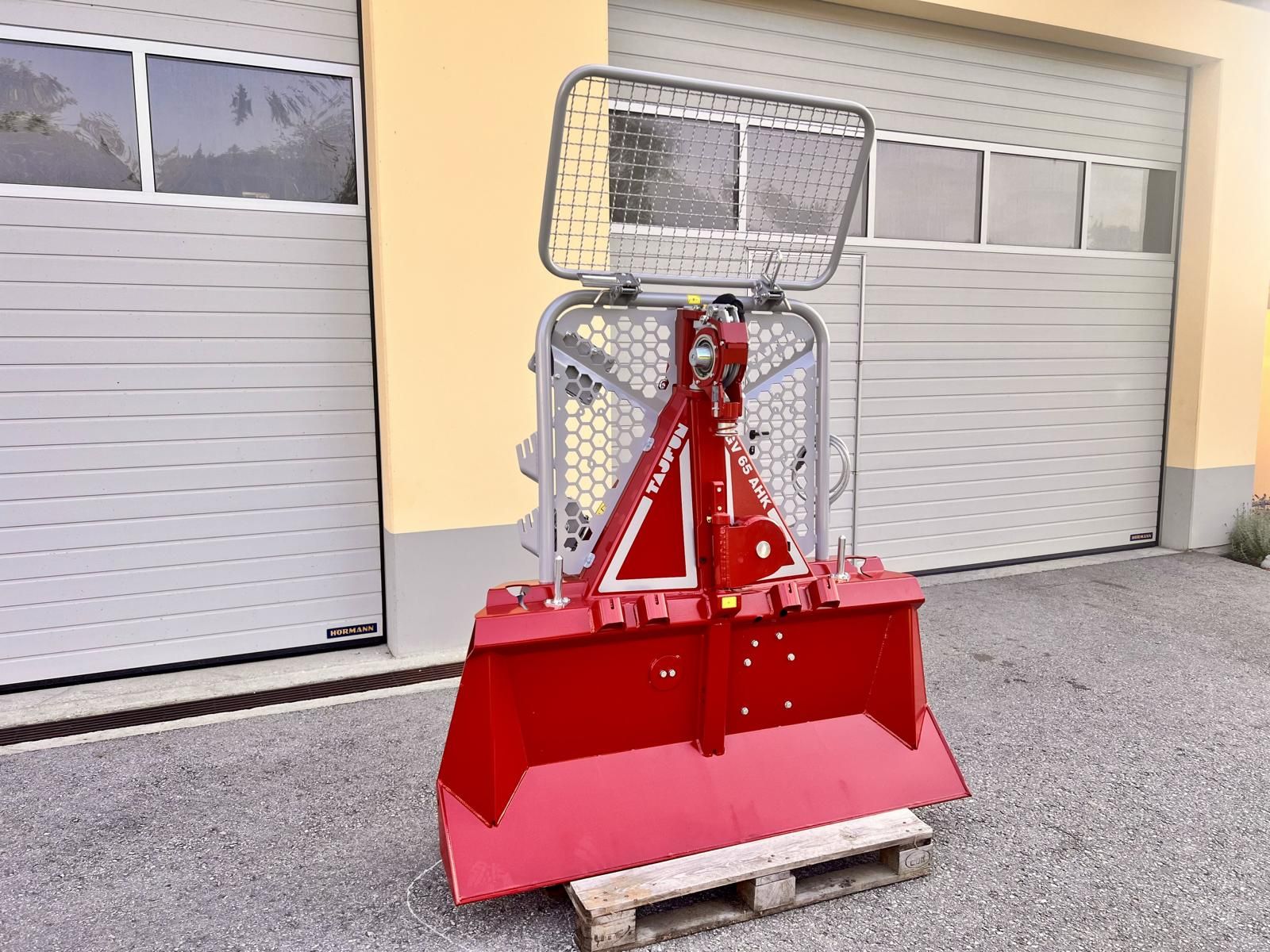 Tajfun EGV 65 AHK SG 1800 FUNK Seilwinde 1